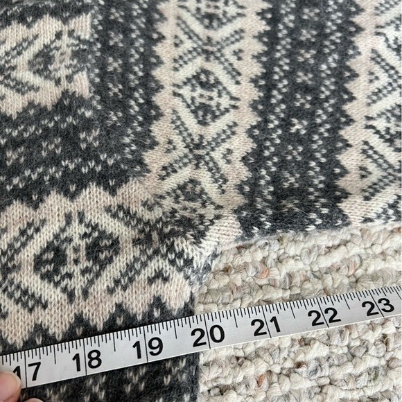 Vintage Liz Claiborne lambs wool sweater - Picture 3 of 9